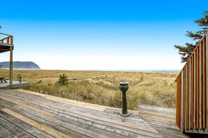 Terrace/patio - Oceanfront home with incredible beach views, washer&dryer & 2 kitchens (Seaside)