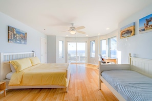 4 bedrooms, desk, iron/ironing board, travel crib