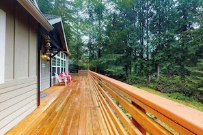 Terrace/patio - Beautiful & Spacious Family-Friendly Home withFree WiFi, Deck, and Close to Lakes (Florence)
