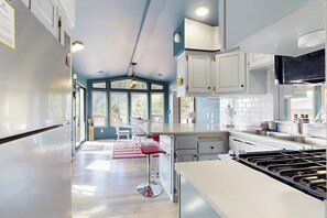 Fridge, microwave, oven, stovetop - Coastal retreat with ocean views, patio, WiFi, streaming (Brookings)