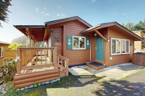 Exterior - Coastal retreat with ocean views, patio, WiFi, streaming (Brookings)