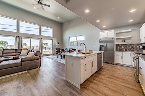 Luxe & Modern Getaway Near Otter Point with Ocean Views, Central AC & WiFi