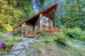 Exterior - Creekside home with hot tub, deck, & great woodland views (Rhododendron)