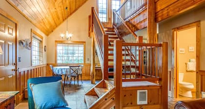 2-story dog-friendly 1 block from the beach with deck, patio, gas fireplace, W&D