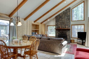 Interior - House with Private Hot Tub and Lovely Deck  - Eight SHARC Passes (Sunriver)