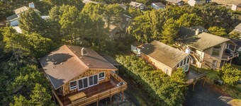 2-story dog-friendly home with Ping-Pong, gas grill, deck, wood stove-fireplace