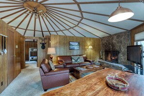 TV, fireplace, DVD player, offices - Yurt-style Home with Wraparound Deck, SHARC Passes, & WiFi (Sunriver)