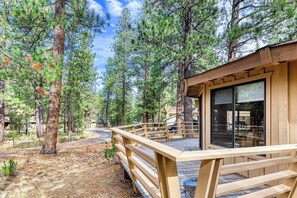 Terrace/patio - Yurt-style Home with Wraparound Deck, SHARC Passes, & WiFi (Sunriver)