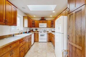 Fridge, microwave, oven, stovetop - Walk to everything Ocean views, fireplace, & spacious deck (Seaside)
