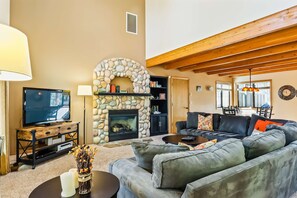 TV, fireplace, video games, offices - Renovated Lodge with Private Hot Tub, SHARC Passes, and Shared Pool - Dogs OK (Sunriver)