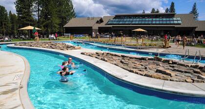 Condo in Great Location, View of Golf Course & SHARC Passes - Dogs OK