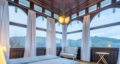 Elegant Castle for 19 Guests