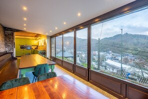 House | Dining - Elegant Castle for 19 Guests (La Roche-en-Ardenne)