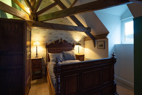 Elegant Castle for 19 Guests