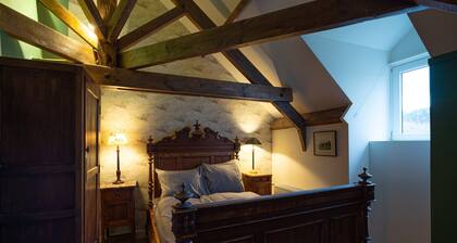 Elegant Castle for 19 Guests