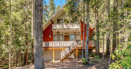 Two-Story Cabin with Wood Fireplace, Deck, Gas Grill & Washer Dryer