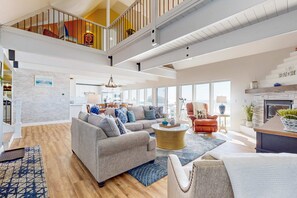 TV, offices - Oceanfront Home with Private Hot Tub, Deck Grill & Uninterrupted Pacific Views (South Beach)
