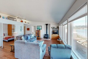 TV, DVD player, offices