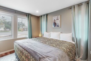 3 chambres, bureau, Wi-Fi, draps fournis