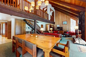 Interior - Beautiful and spacious family-friendly home with indoor hot tub, fireplace, patio (Black Butte Ranch)