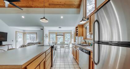 Airy home with balcony - 1 block to Glaze Meadow's pools, hot tub, & gym