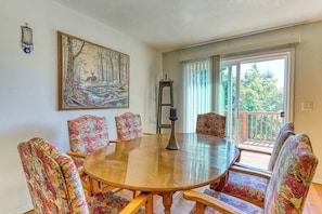 Dining - Secluded & comfortable dog-friendly home with deck plus ATV & boat parking (North Bend)