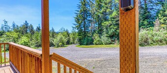 Secluded & comfortable dog-friendly home with deck plus ATV & boat parking
