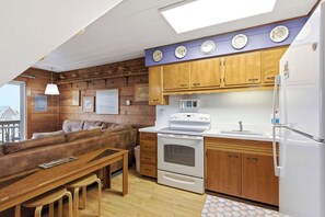 Interior - Chalet #27 Near Beach & Resort Amenities, Pools (Stevensville)