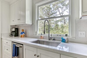Fridge, microwave, oven, stovetop - Historic home on one acre meadow, near beach & golf - dog-friendly (Gearhart)