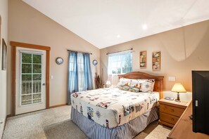 3 bedrooms, iron/ironing board, travel cot, WiFi