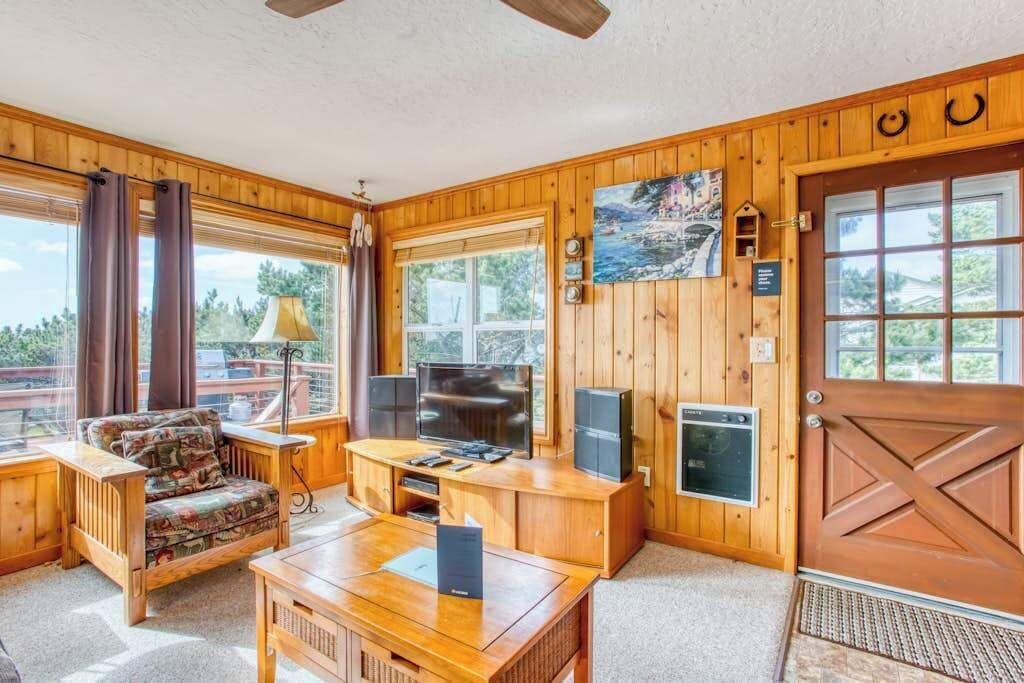 TV, DVD player, stereo, offices
