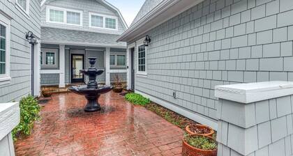 Lovely studio guesthouse with ocean views, outdoor deck & washer/dryer