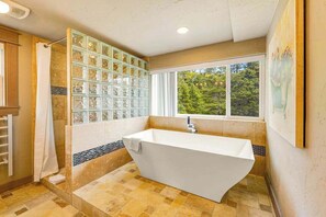 Shower, hair dryer, towels - Luxurious home with 3 suites, 3 fireplaces, game room & hot tub - walk to beach (Waldport)