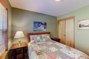 Room - Golf-course-front home with hot tub & pool - easy ski & golf access (Welches)