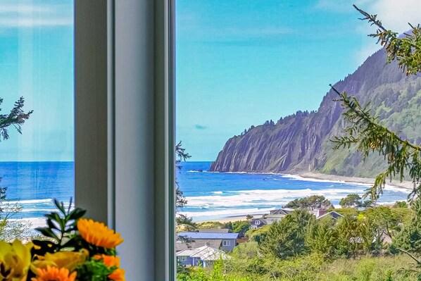 Interior - Luxe townhome with amazing ocean & mountain views - walk to beach & downtown (Manzanita)