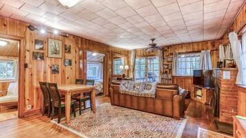 TV, fireplace, DVD player, offices