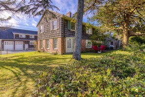 Exterior - Beach home two blocks from shore & two minutes from town (Seaside)
