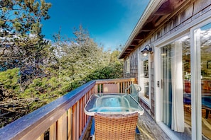 Outdoor spa tub - Elegant Home on Quiet Dead-End Street w/ Ocean Views - Dogs OK (MCA #155) (Manzanita)