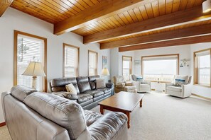 TV, fireplace, DVD player, offices - Charming Oceanfront Home with WiFi - Secluded, Yet Close to Town (Florence)