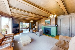 TV, fireplace, DVD player, offices - Classic Two-Story Beach House w/ Free WiFi, Gas Fireplace, & Washer/Dryer (Gearhart)