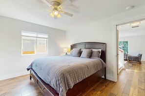3 bedrooms, WiFi, bed sheets - Beautiful home with patio - in the perfect location near Downtown Bend & more (Bend)