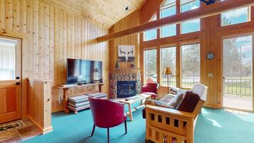 TV, fireplace, offices