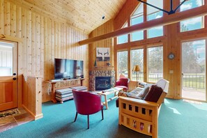 TV, fireplace, offices