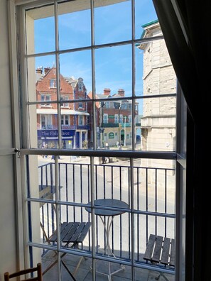 Interior - Characterful 3‑Bedroom Coastal Apartment with in Swanage Town Centre (Swanage)