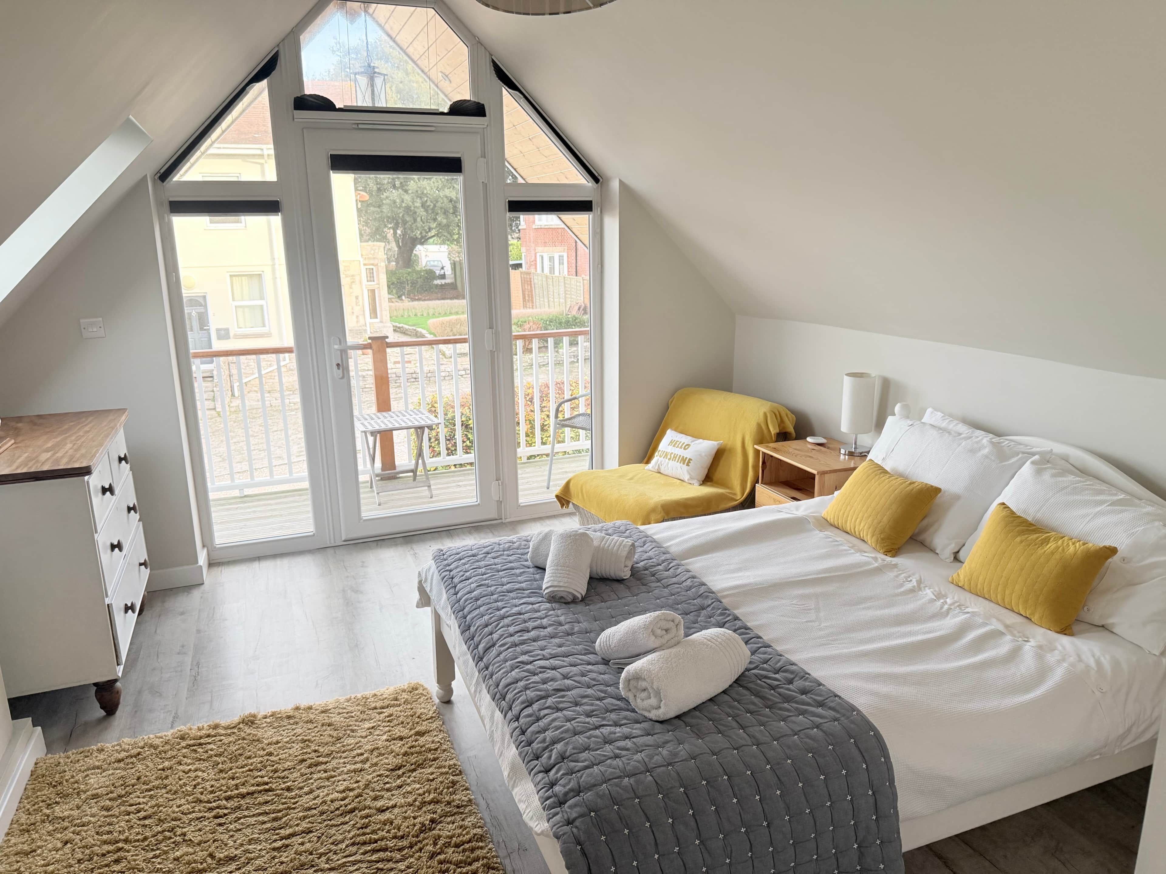 1 bedroom, travel cot, free WiFi, bed sheets