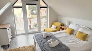 1 bedroom, travel cot, free WiFi, bed sheets