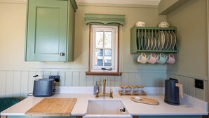 Fridge, stovetop, electric kettle, toaster