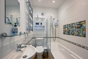 Hair dryer, toilet paper - Sea View Escape (Swanage)