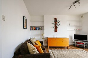 Smart TV - Sea View Escape (Swanage)