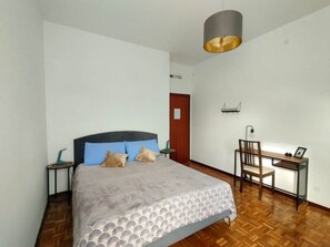 1 chambre, bureau, Wi-Fi, draps fournis